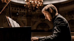 Pianist Kristian Bezuidenhout